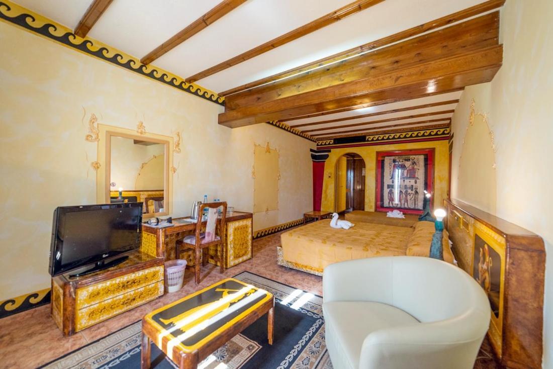 Roman Boutique Hotel Paphos Ngoại thất bức ảnh